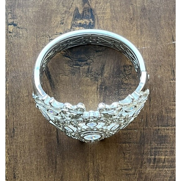 Swarovski Crystal Cuff Bracelet Large Silver Sparkly Statement Vintage Style - Picture 6 of 6